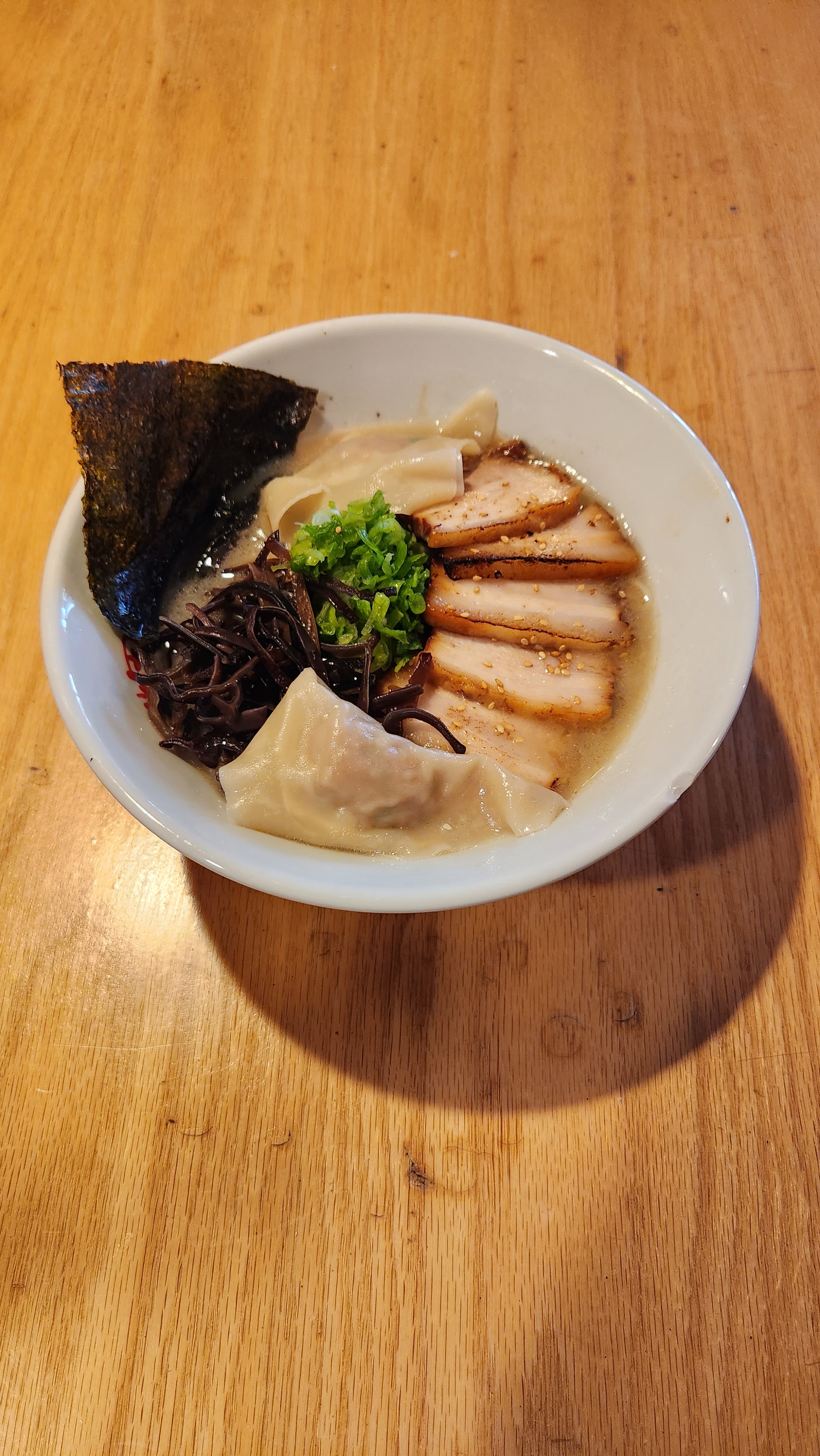 TONKOTSU CHASHU WONTON RAMEN